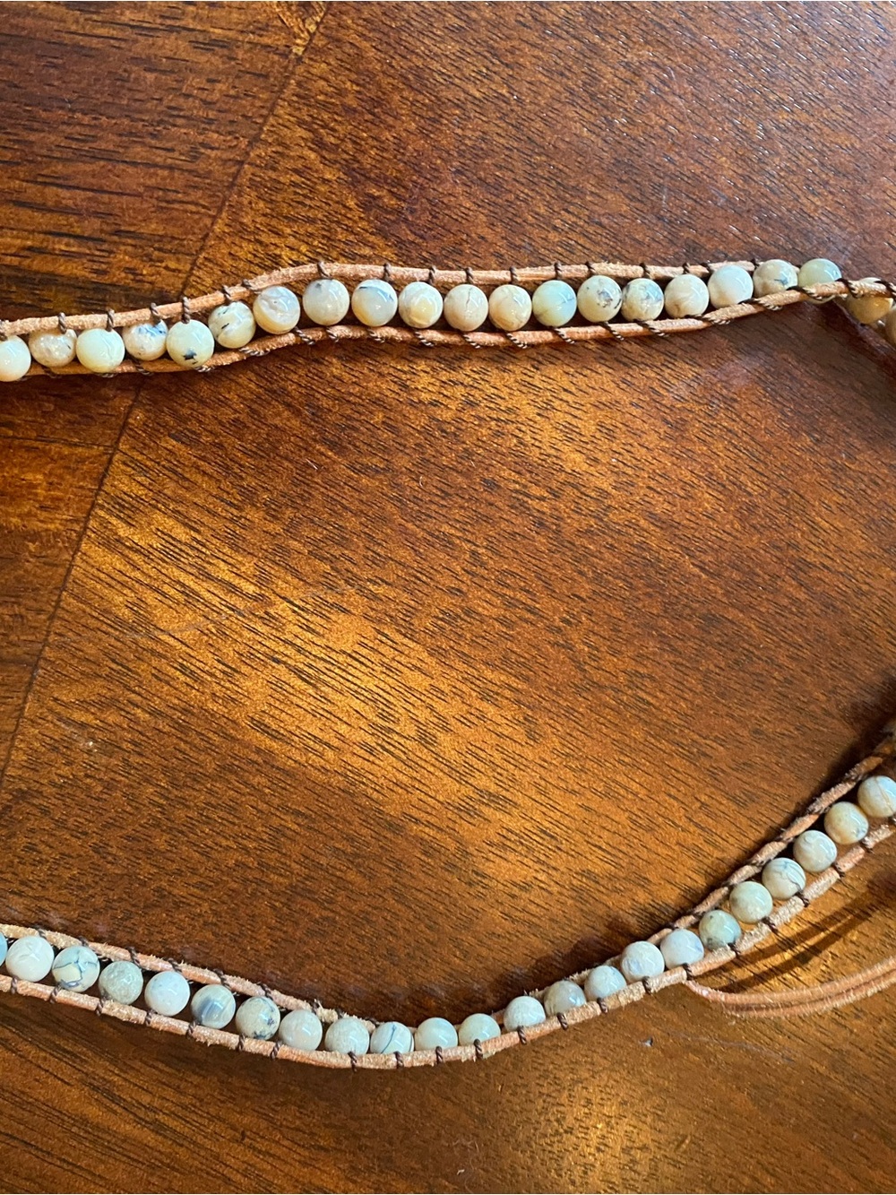 Chocker/Necklace with leather and beads